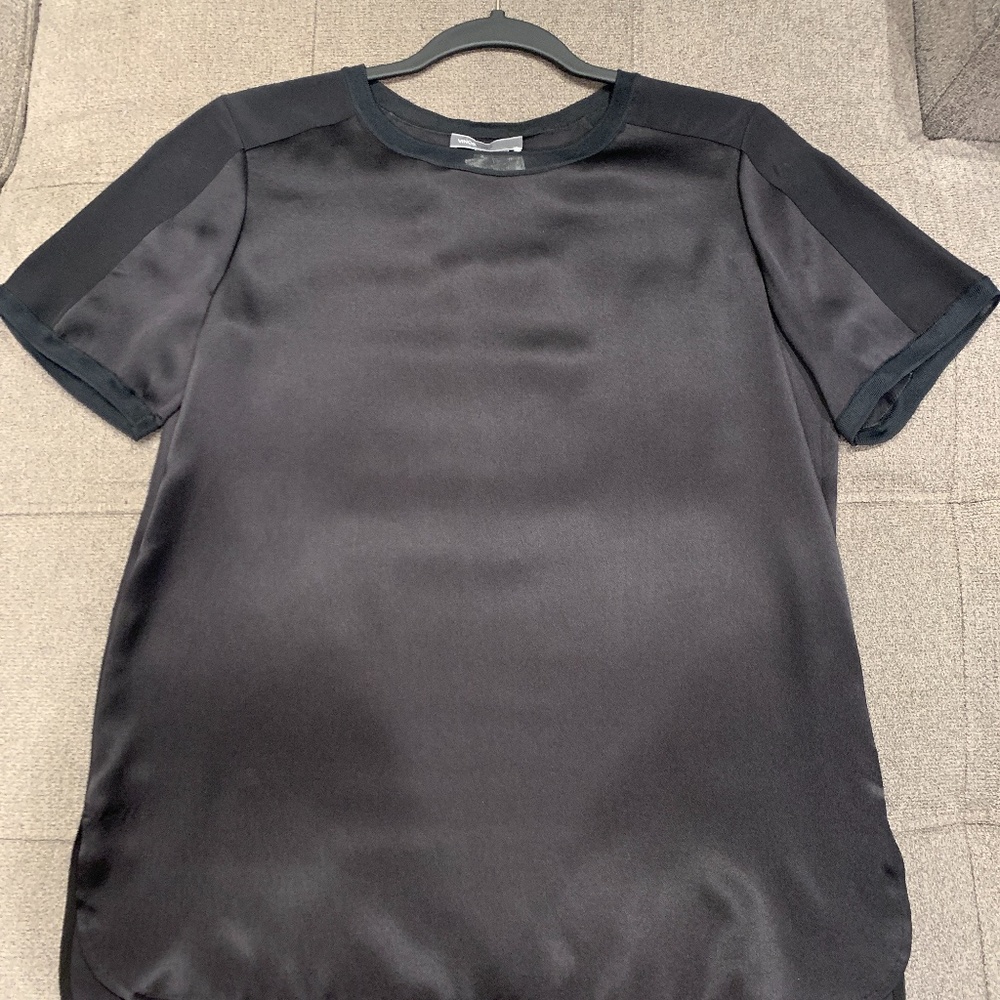 New Vince black silk satin tee, s